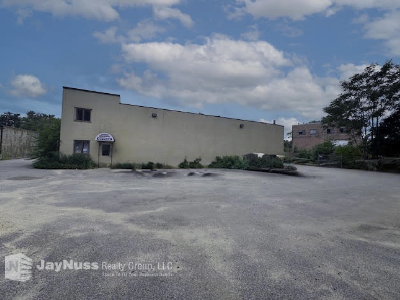 61 Mathewson Dr, Weymouth, MA 02189